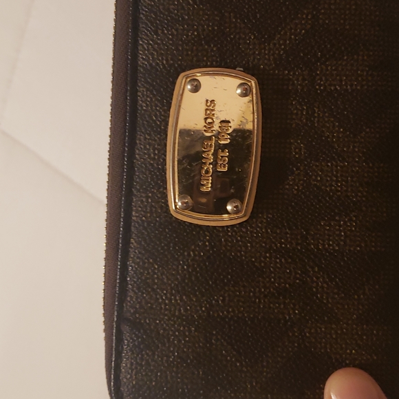 Michael Kors Wallet - Picture 2 of 9